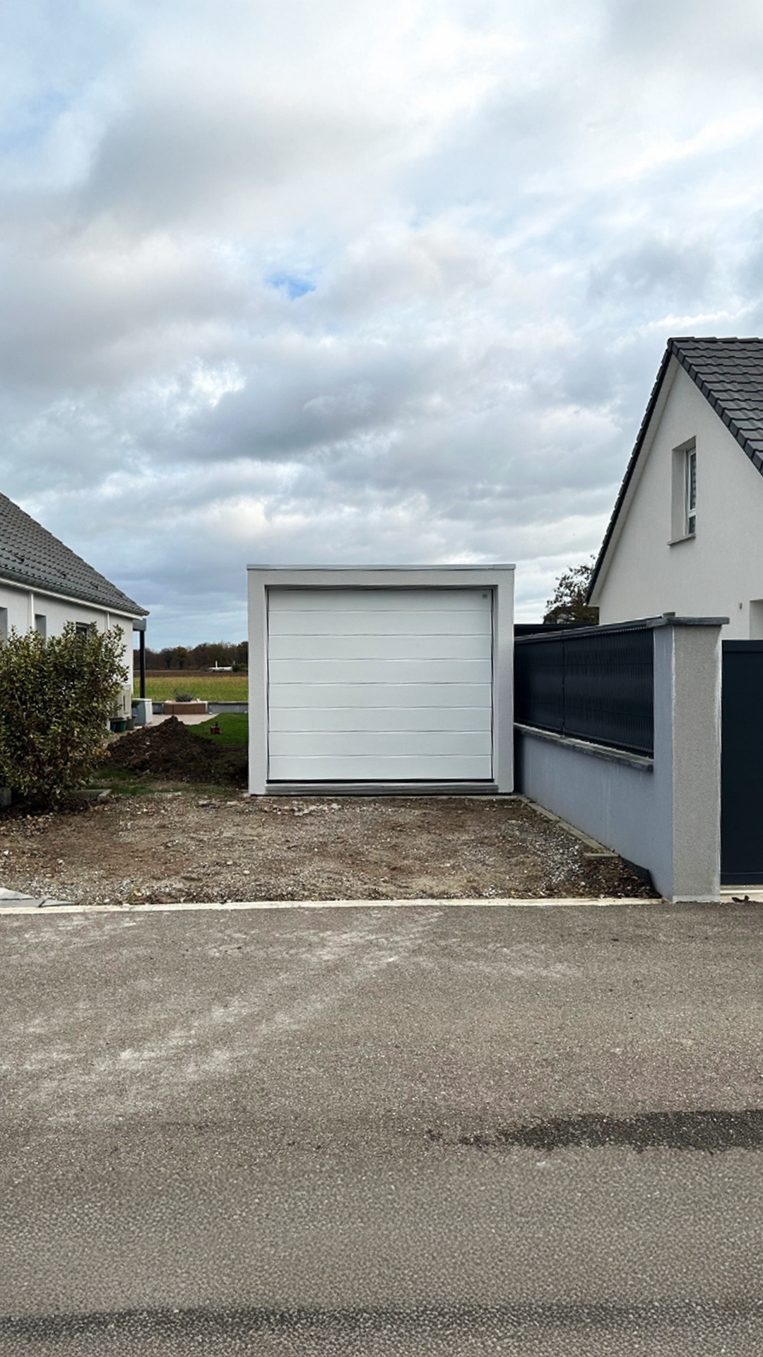 hoch 1-Sep-25-2025-08-51-10-7347-AM